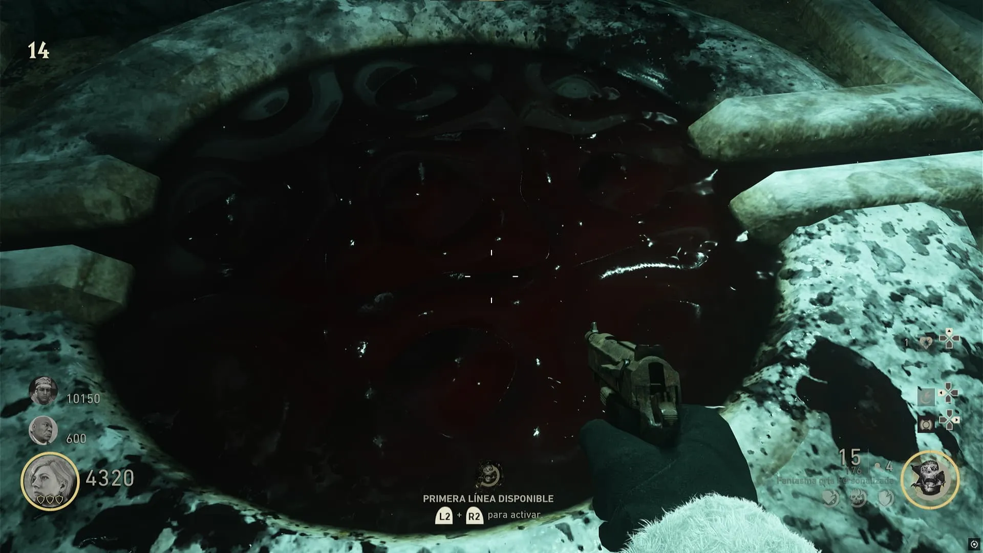 Devorador cargado con aura roja en la piscina de sangre