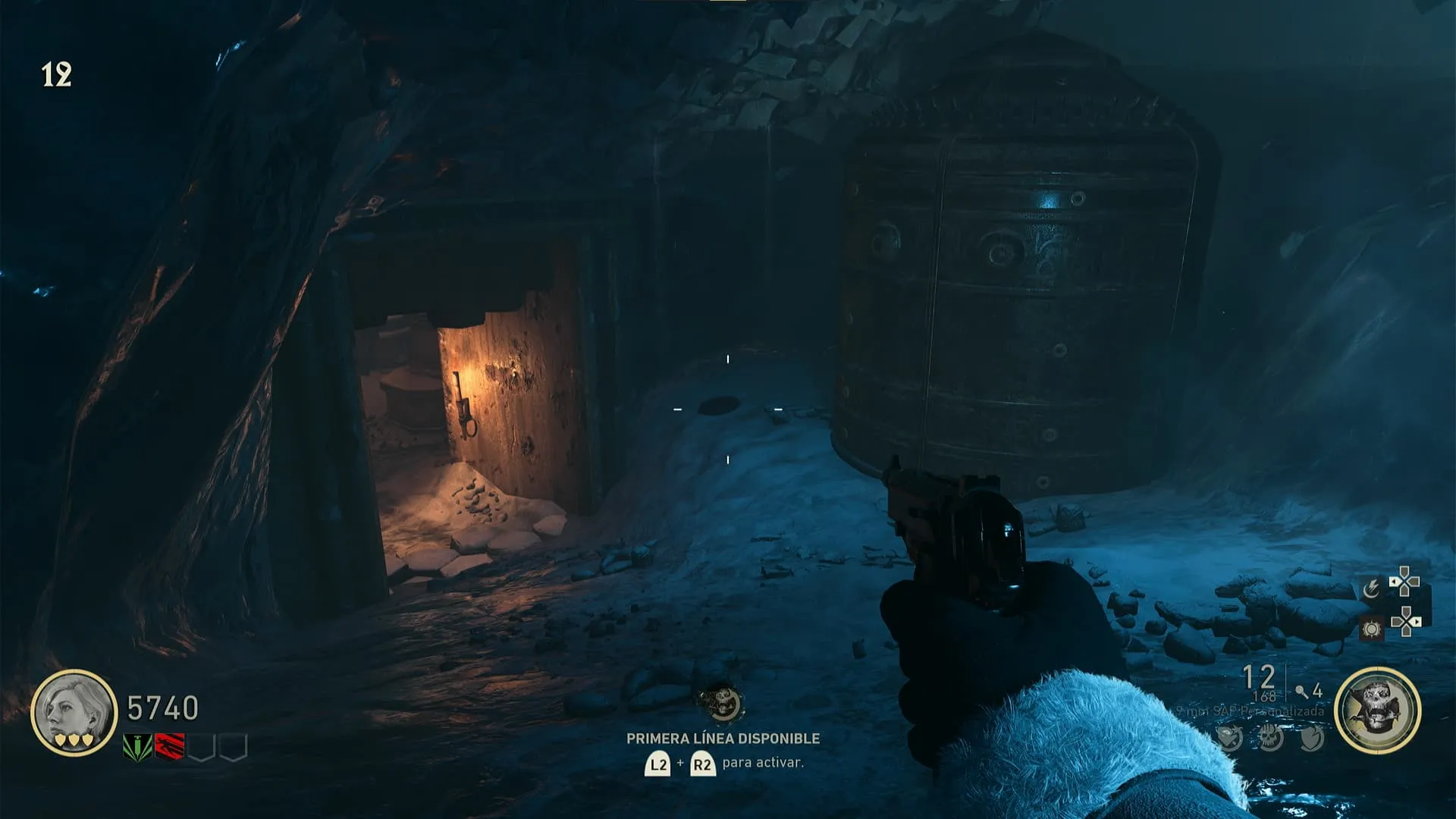Engranaje en Cuevas Heladas junto a la puerta de la Morgue