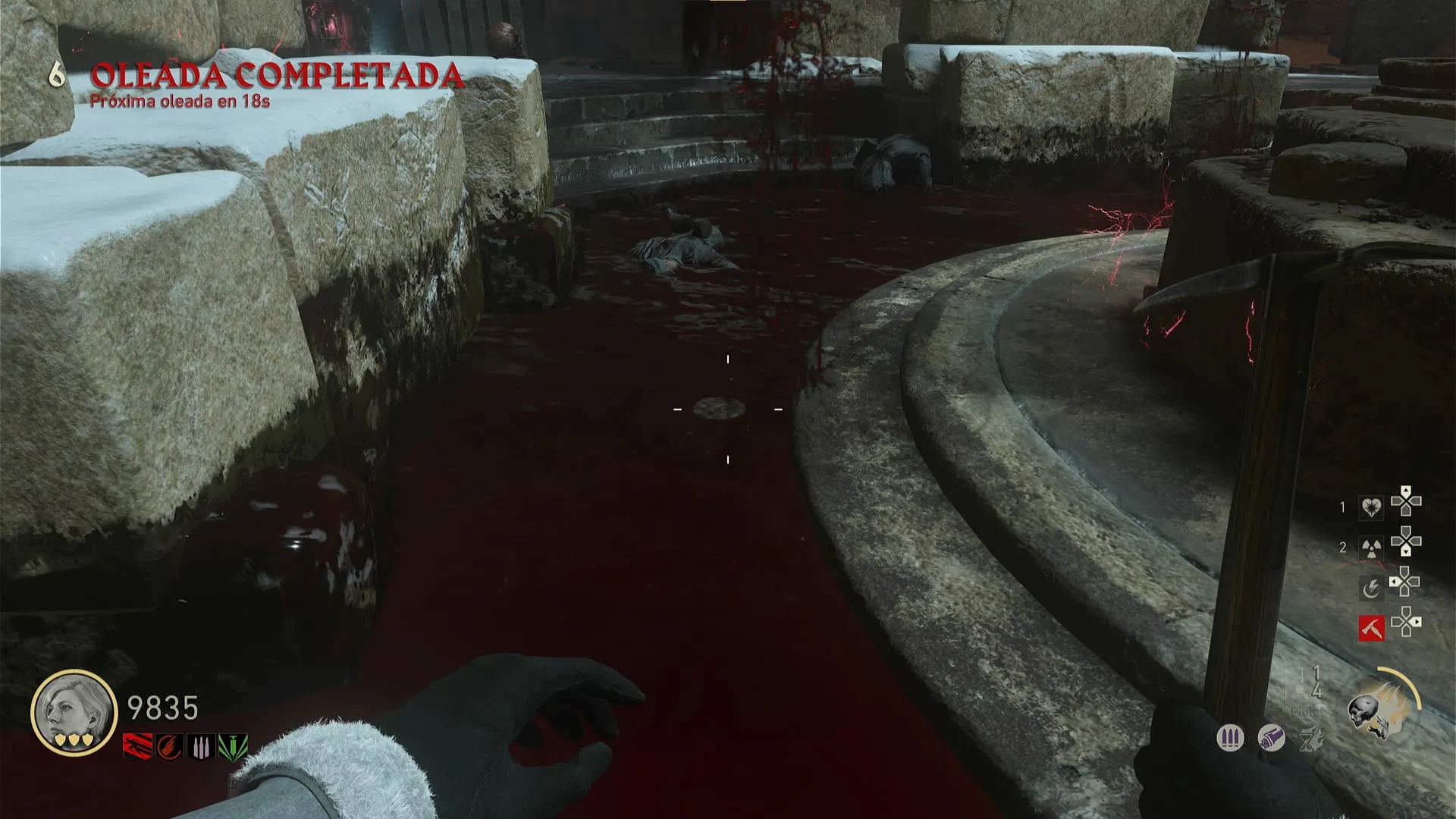 Runa en el charco de sangre del centro